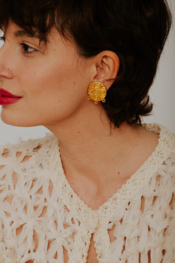 Artistic Gold Round Clip On Earrings