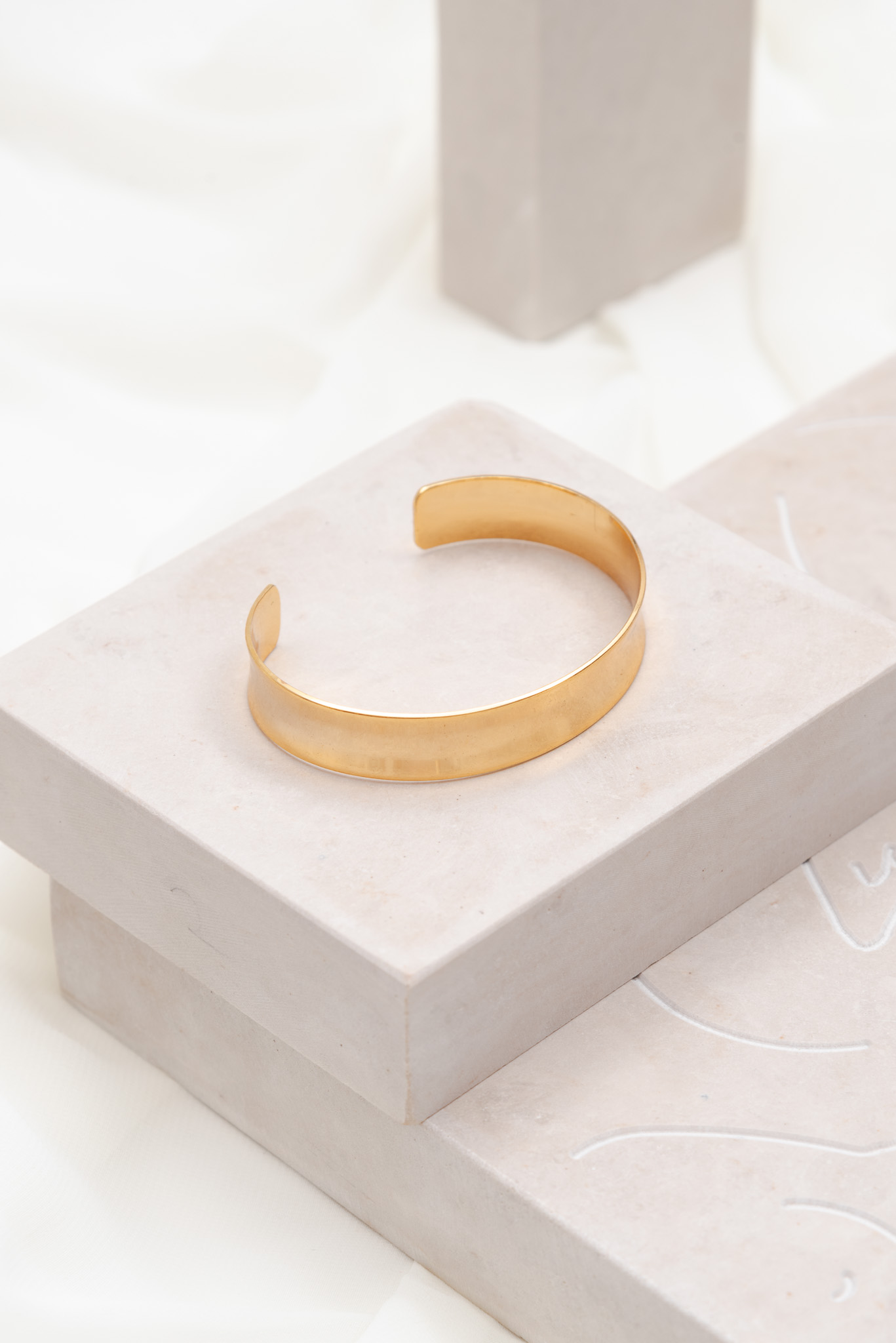 Ashley Bridget Wide Gold Cuff - Image 3