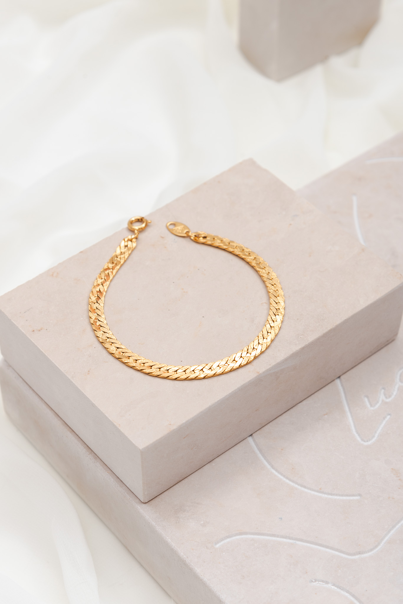 Vintage 90s TRIFARI Gold Tone Bracelet - Image 2