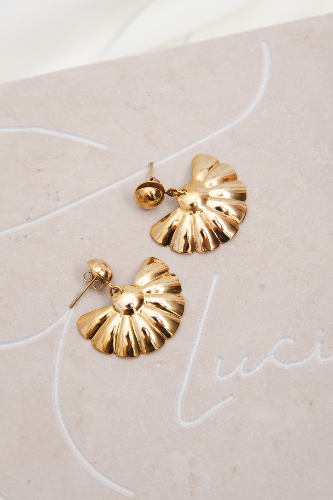 Retro Half Flower Gold Tone Earrings - Image 3