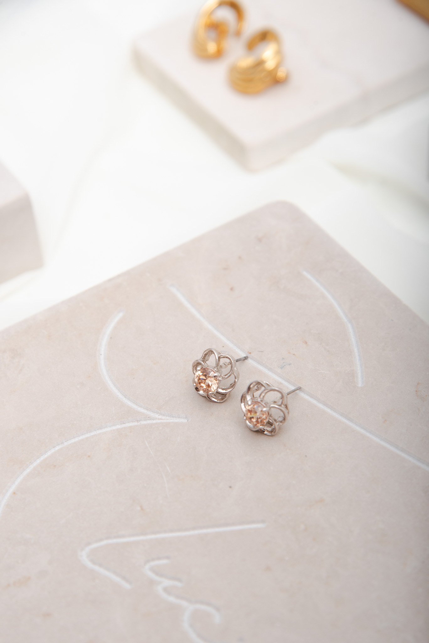 Small Flower With Pink Rhinestones Earrings - Image 5